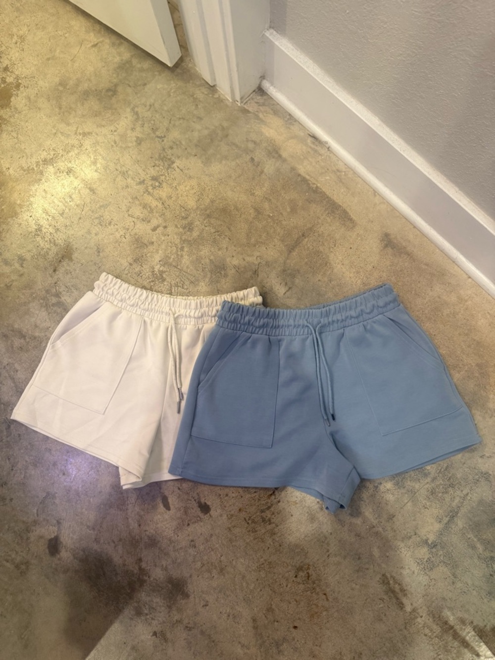 Women's Elastic Waist Athletic Shorts in Light Blue and Cream